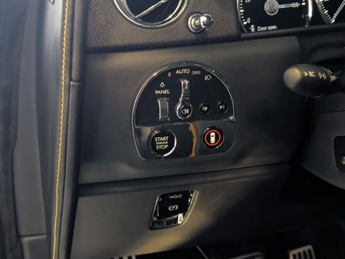 Used 2021 Rolls-Royce Cullinan AWD/4WD image 17