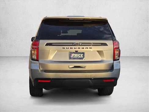 Used 2024 Chevrolet Suburban Z71 w/ Luxury Package image 6