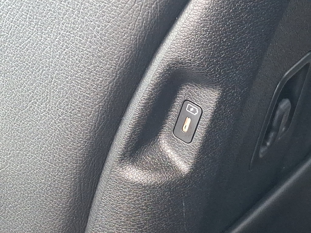 Used 2023 Kia Sportage EX FWD image 12