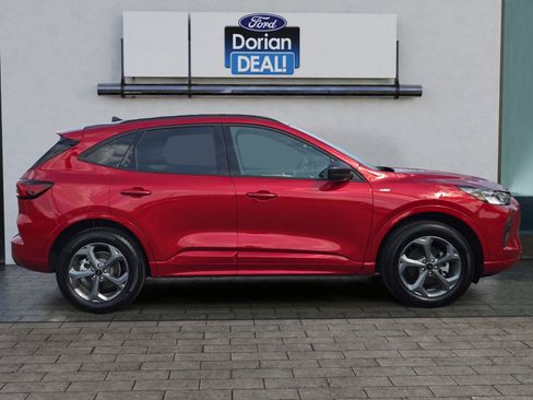 Used 2024 Ford Escape ST-Line w/ Tech Pack #1 AWD/4WD image 2