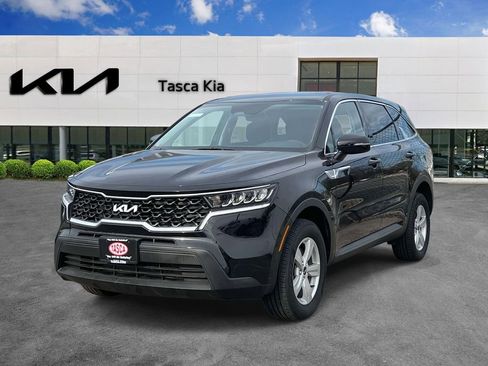Used 2023 Kia Sorento LX image 1