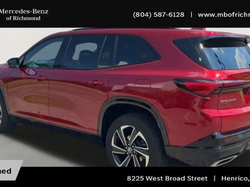 Used 2025 Buick Enclave Sport Touring w/ Power Package FWD image 8
