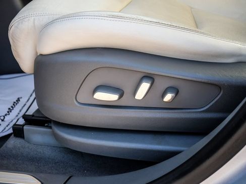 Used 2017 Cadillac XT5 Luxury w/ Driver Awareness Package FWD image 33