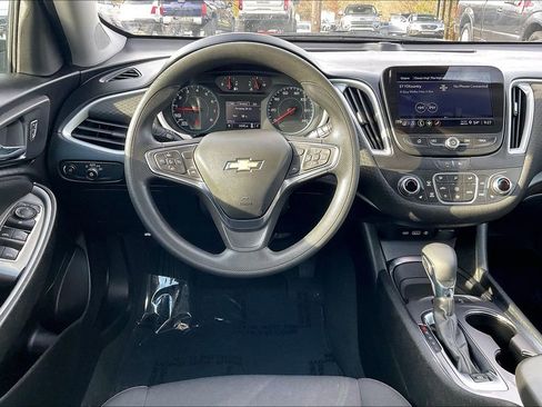 Used 2024 Chevrolet Malibu LT image 10