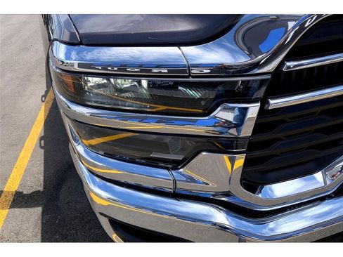 Used 2025 RAM 3500 Big Horn AWD/4WD image 28