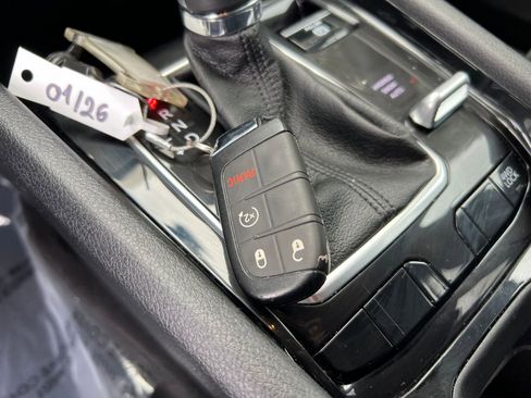 Used 2025 Jeep Compass Limited image 18