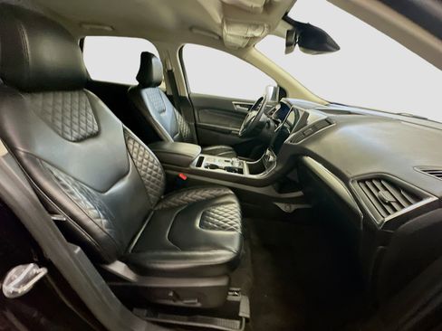 Used 2024 Ford Edge Titanium image 32