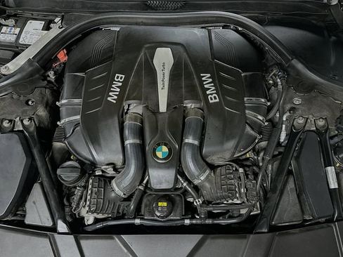 Used 2016 BMW 750i xDrive image 32