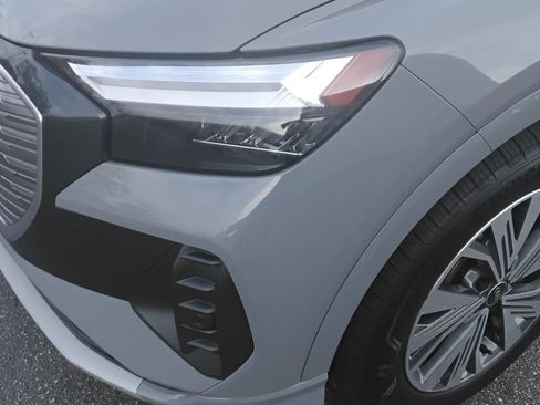 Used 2025 Audi Q4 e-tron Premium image 8