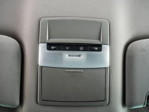 Used 2025 Nissan Pathfinder S FWD image 25