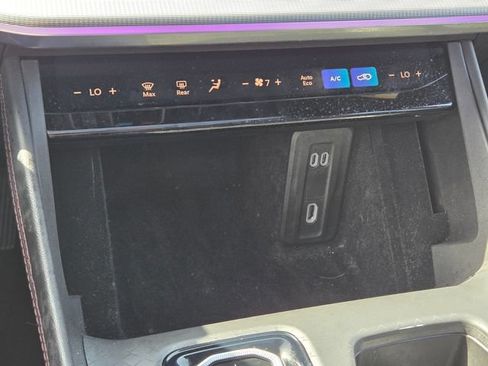 Used 2024 Jeep Wagoneer Launch Edition AWD/4WD image 28
