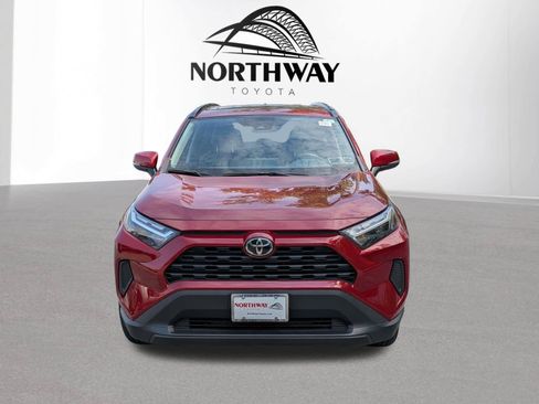 Used 2022 Toyota RAV4 XLE w/ Convenience Package AWD/4WD image 8