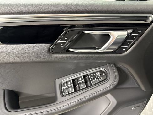 Certified 2026 Porsche Macan Turbo AWD/4WD image 34