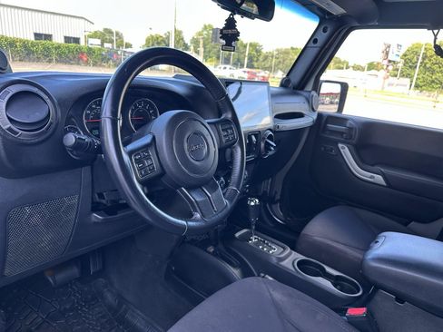 Used 2014 Jeep Wrangler Unlimited Sport w/ Quick Order Package 24S AWD/4WD image 13