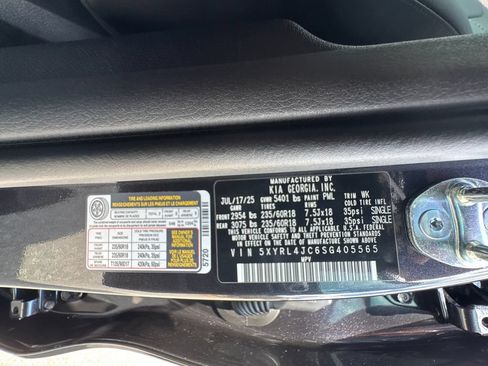 Certified 2025 Kia Sorento S w/ Panoramic Sunroof Package FWD image 33