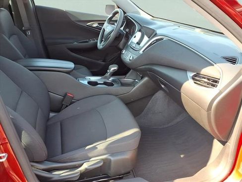 Used 2024 Chevrolet Malibu LT FWD image 17