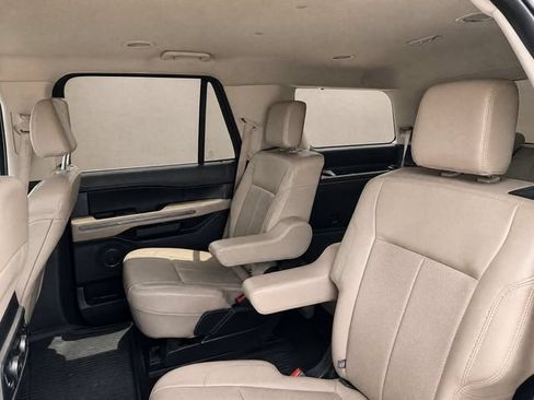 Used 2022 Ford Expedition XLT RWD image 19