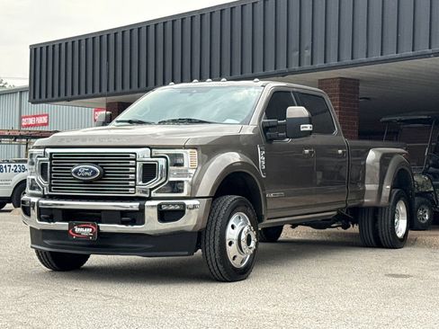 Used 2022 Ford F450 Lariat w/ Lariat Ultimate Package AWD/4WD image 3