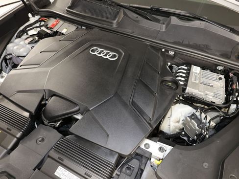 Used 2022 Audi Q8 Premium Plus AWD/4WD image 34