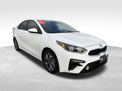 Used 2020 Kia Forte LXS FWD image 3
