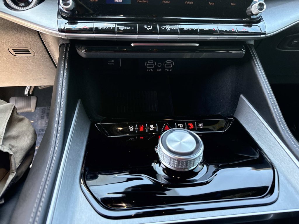 Used 2026 Jeep Grand Wagoneer L 2WD w/ Premium Group I image 35