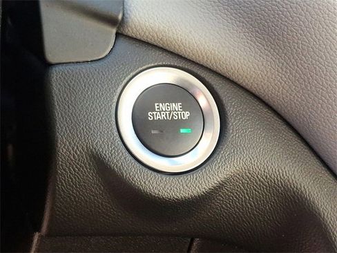 Used 2022 Chevrolet Equinox LS image 16