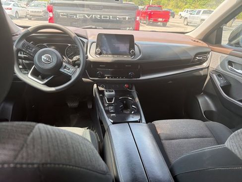 Used 2023 Nissan Rogue SV FWD image 11