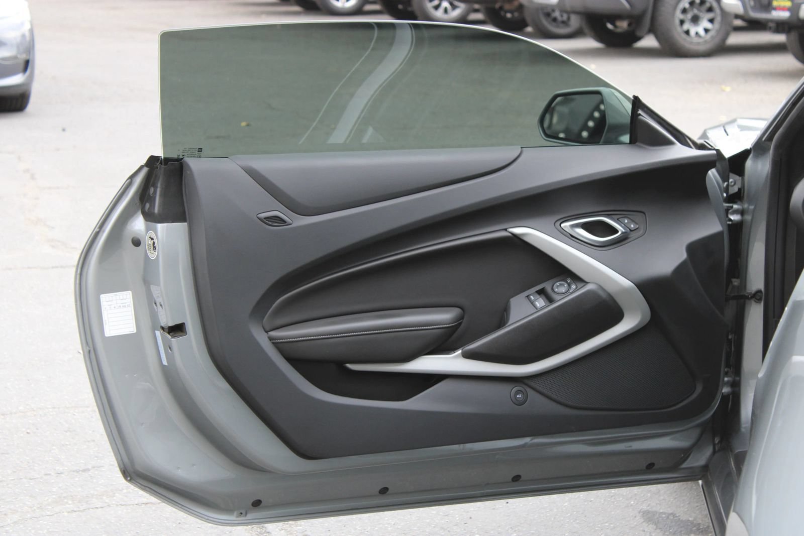 Used 2023 Chevrolet Camaro LT RWD image 10