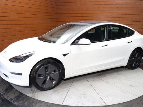 Used 2023 Tesla Model 3 Standard Range RWD image 8