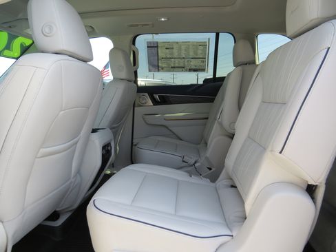 New 2026 Buick Enclave Avenir w/ Super Cruise Package image 13