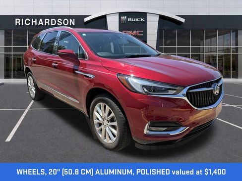 Used 2020 Buick Enclave Essence w/ Sound and Sites Package FWD image 2