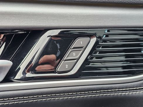 New 2026 Jeep Grand Wagoneer Limited AWD/4WD image 12