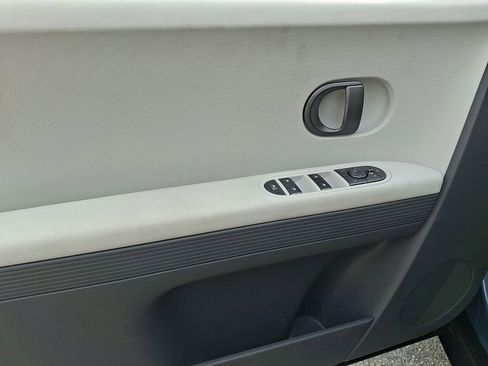 Used 2025 Hyundai Ioniq 5 SEL image 12