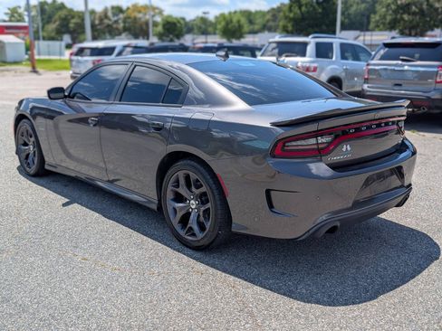 Used 2019 Dodge Charger R/T RWD image 4