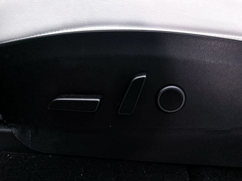 Used 2022 Tesla Model Y Performance AWD/4WD image 20