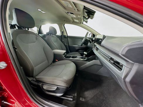 Used 2025 Kia K4 FWD image 29