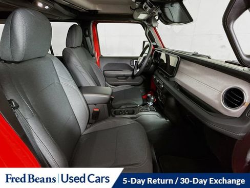 Used 2026 Jeep Wrangler Unlimited Sahara AWD/4WD image 34