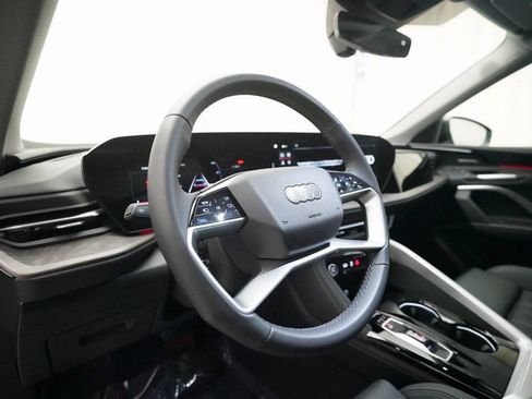 Certified 2025 Audi Q5 Premium Plus w/ Premium Plus AWD/4WD image 8