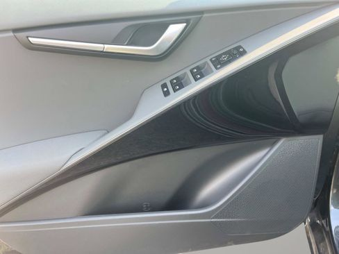 New 2025 Kia Niro EX Touring image 19