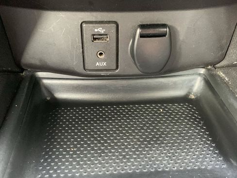 Used 2015 Nissan Rogue S AWD/4WD image 13