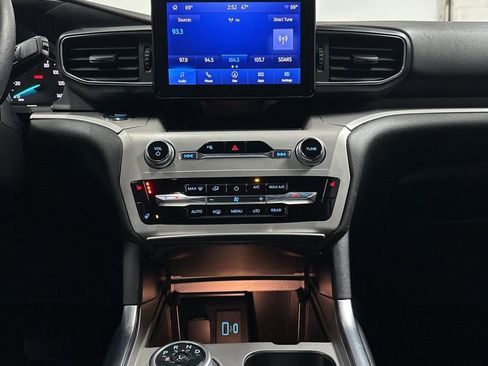 Used 2024 Ford Explorer XLT w/ Equipment Group 202A image 26