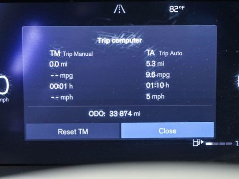 Certified 2022 Volvo XC60 B5 Momentum w/ Protection Package AWD/4WD image 11