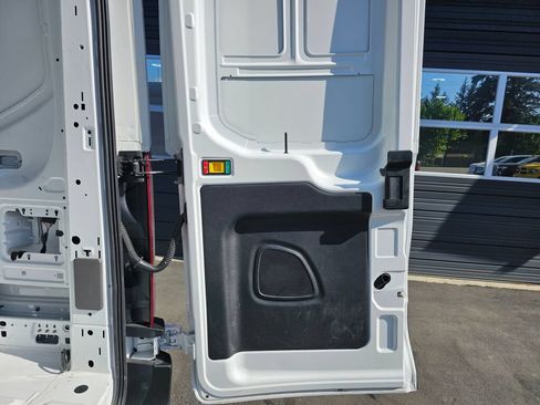 Used 2025 Ford Transit 250 148 High Roof RWD image 16