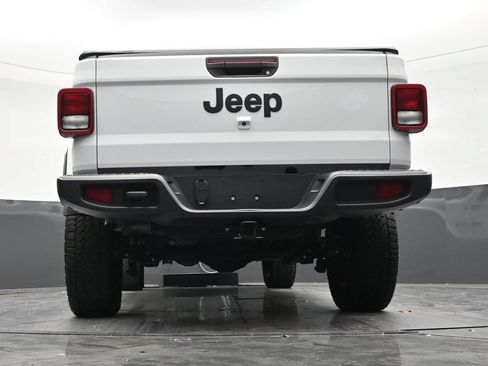 Used 2025 Jeep Gladiator Sport AWD/4WD image 24