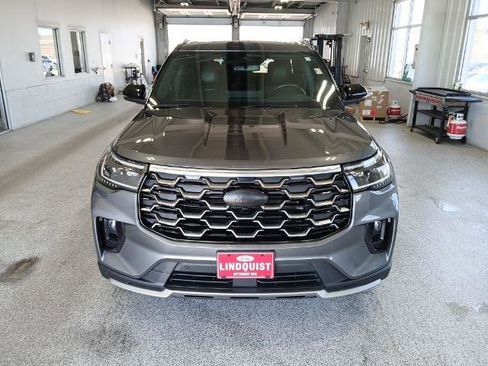 Certified 2025 Ford Explorer Platinum w/ Ultimate Package image 3