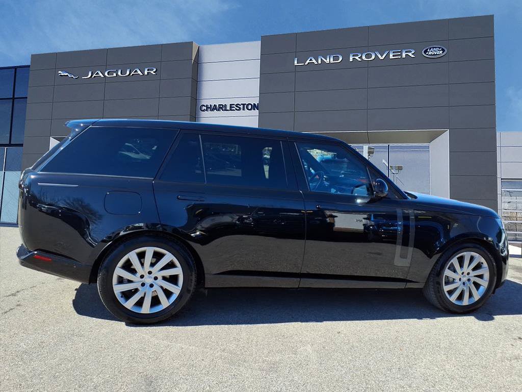 Certified 2025 Land Rover Range Rover Long Wheelbase SE AWD/4WD image 6