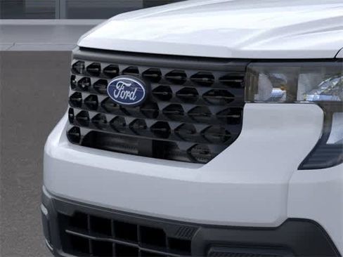 New 2025 Ford Maverick XL image 18