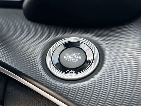 Used 2023 Jeep Grand Cherokee L Laredo image 11