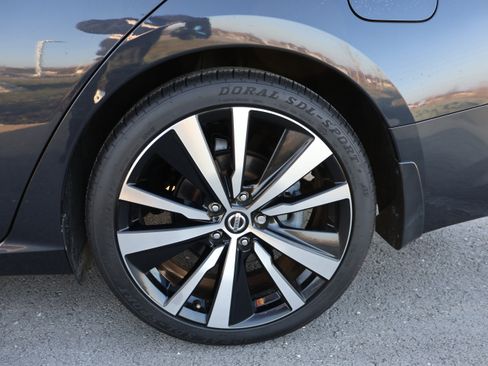 Used 2020 Nissan Altima 2.5 Platinum image 41