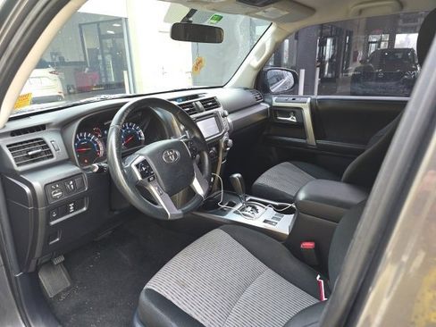 Used 2016 Toyota 4Runner Limited image 9